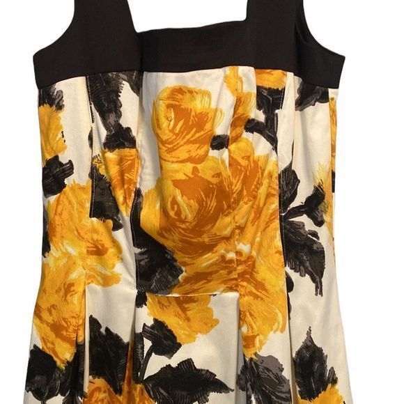 Corey P Sleeveless Dress‎ - Picture 3 of 9